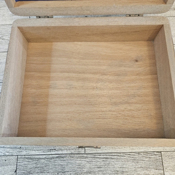 Cohiba Blue Clasico Empty Cigar Box - Picture 3 of 7